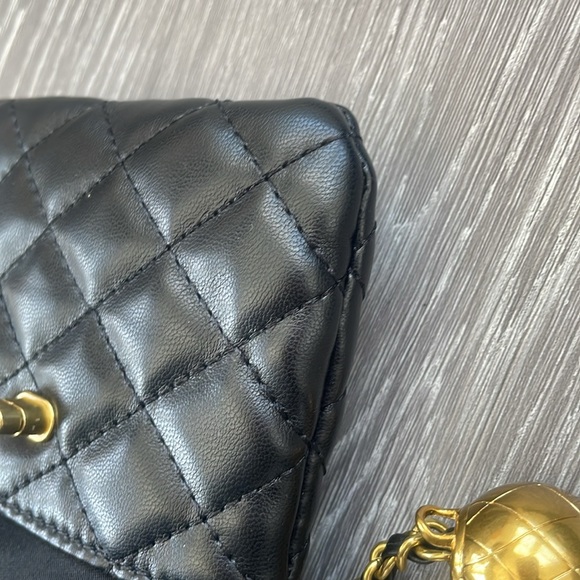 Black wallet on a chain - Picture 9 of 12